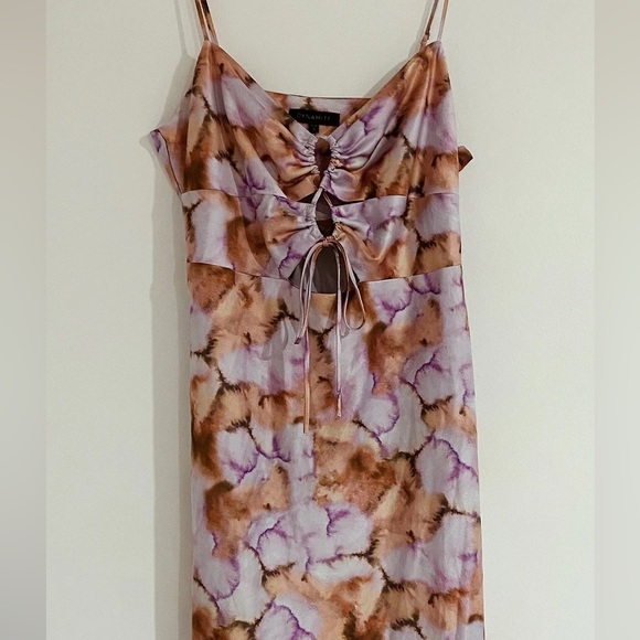 Dynamite Cut Out Midi Dress 💘 - Picture 2 of 6